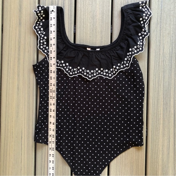 NWT LC Lauren Conrad Black & White Sleeveless Floral Embroidered Bodysuit Sz XL - Picture 4 of 8